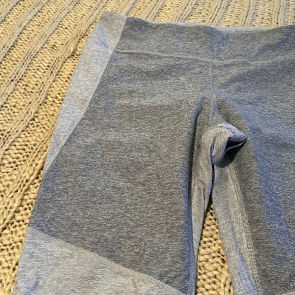Outdoor Voices Warmup cropped Legging In Dove Ash Color woman’s size XL gray whi - Picture 2 of 9